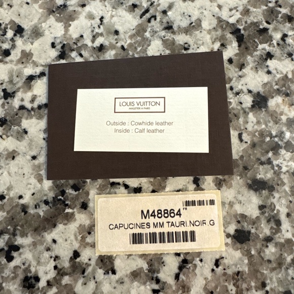 Louis Vuitton Capucines MM - Picture 7 of 7